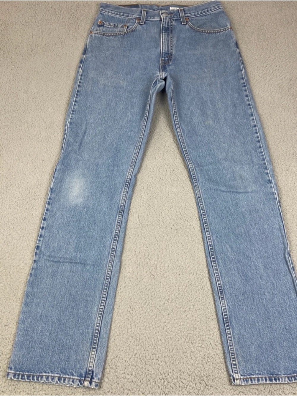 Vintage Levi’s 505 32x34 Men's Light Wash Blue Denim Jeans